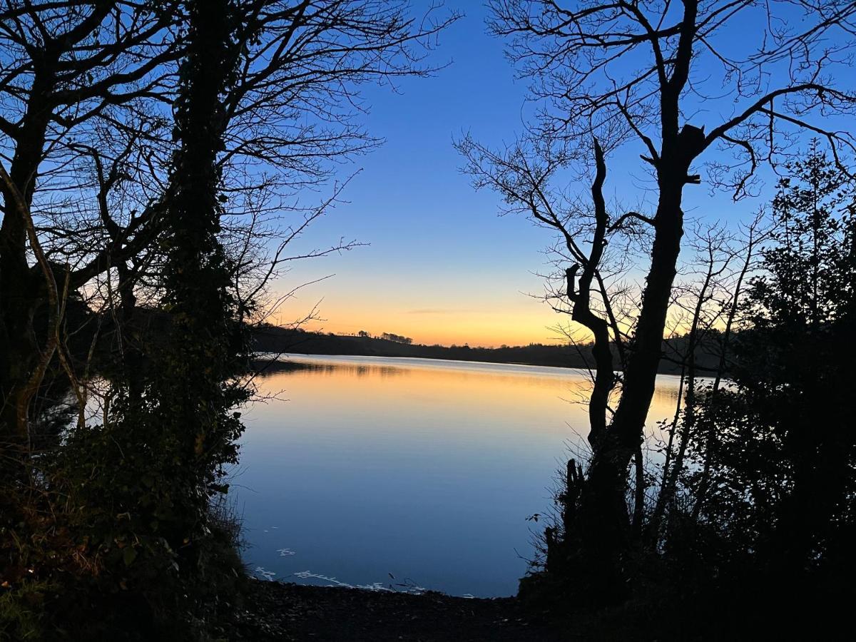 Cosy Lakeside Chalet With Option To Add Private Hot Tub Duneena エクステリア 写真